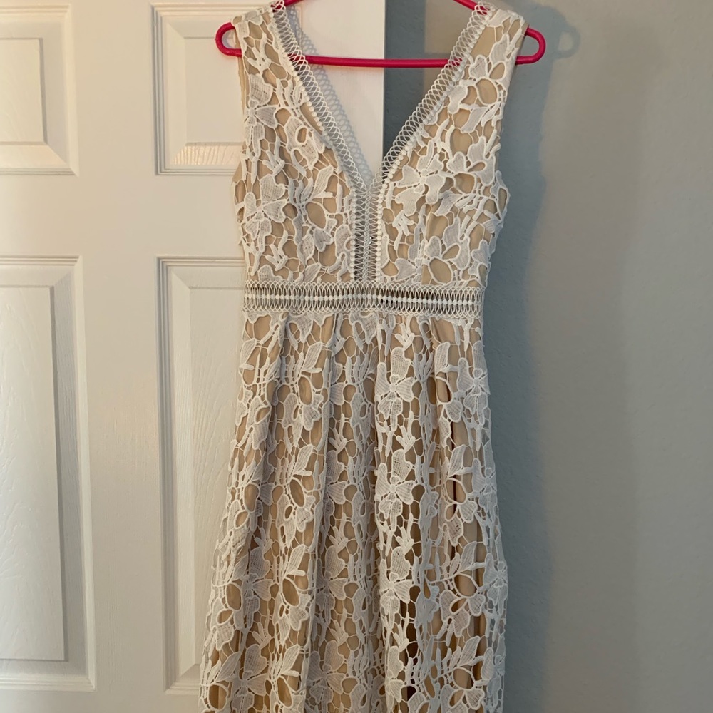 Lulus Lace MIDI Dress